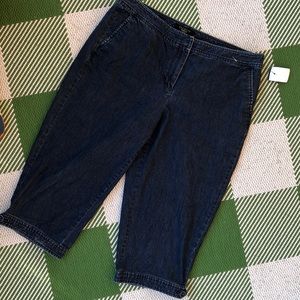 Talbots petite denim Capri w/ button at knee. NWT